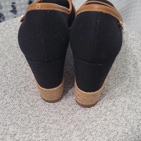 Tory Burch Black and Tan Espadrille Flats - Picture 2 of 10